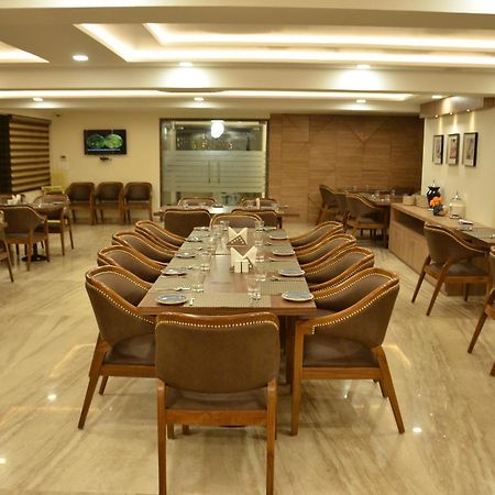The Ved Mantra Hotel Gwalior Buitenkant foto