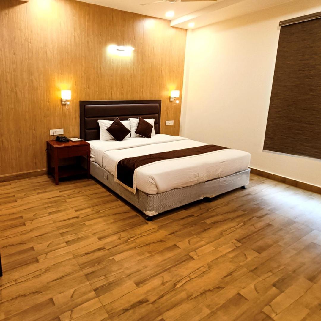The Ved Mantra Hotel Gwalior Buitenkant foto