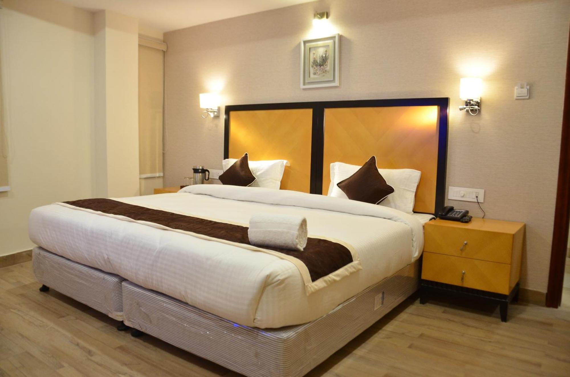 The Ved Mantra Hotel Gwalior Buitenkant foto