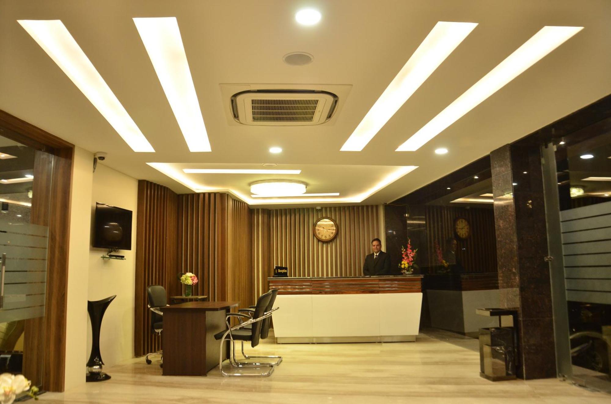 The Ved Mantra Hotel Gwalior Buitenkant foto